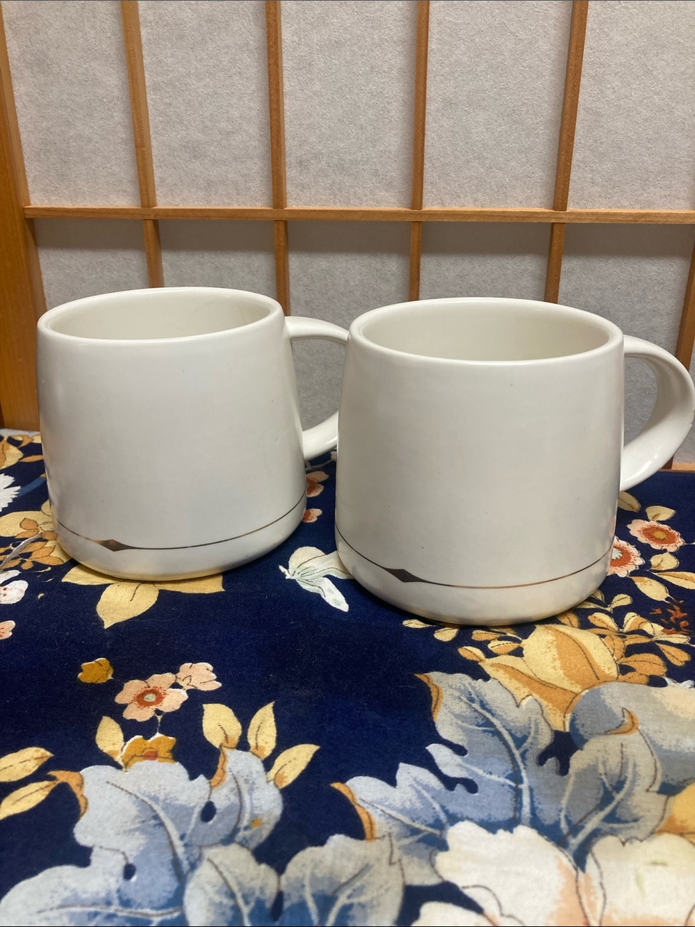 Rare Amy Hamley for Magenta 24KT Gold Trim White Ceramic Mugs - Set of 2
